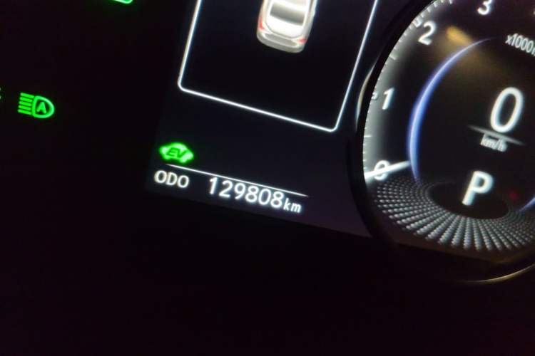 Used Lexus ES 2018 300h Premier Edition China VI Standard Odometer Close Up