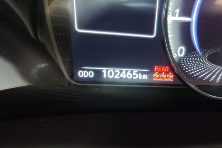 Used Lexus ES 2018 200 Excellence Edition China VI Standard Odometer Close Up