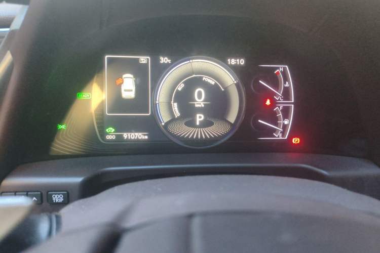 Used Lexus ES 2018 300h Premier Edition China VI Standard Odometer Close Up