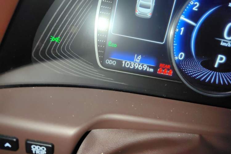 Used Lexus ES 2018 200 Excellence Edition China VI Standard Odometer Close Up