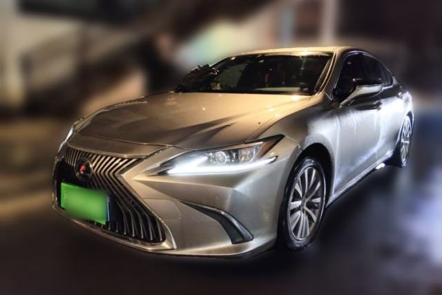Used Lexus ES 2018 300h Premier Edition China VI Standard