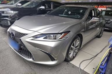 Used Lexus ES 2018 300h Premier Edition China VI Standard
