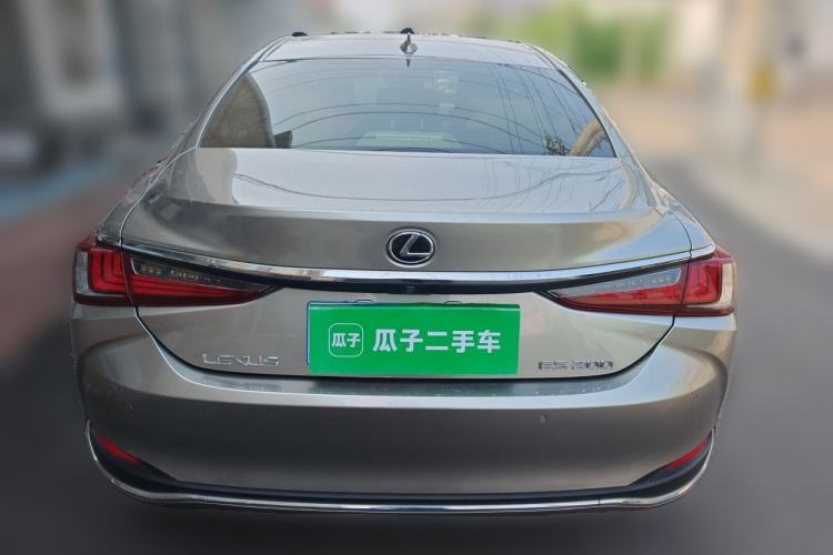 Used Lexus ES 2018 200 Excellence Edition China VI Standard Rear
