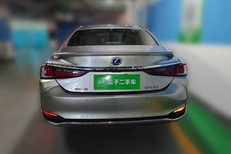 Used Lexus ES 2018 300h Executive Version China V Standard Rear