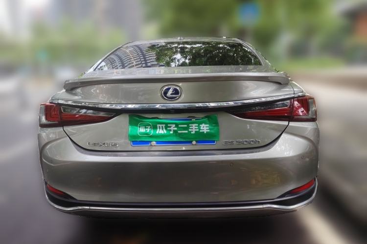 Used Lexus ES 2018 300h Premier Edition China V Standard Rear