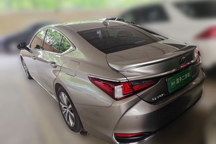 Used Lexus ES 2018 300h Premier Edition China V Standard Rear Left 45 Deg