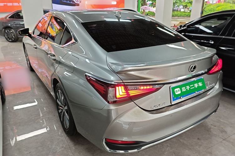 Used Lexus ES 2018 260 Excellence Edition China VI Standard Rear Left 45 Deg
