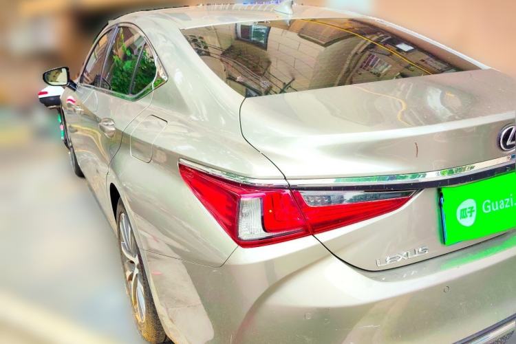 Used Lexus ES 2018 200 Luxury Edition China VI Rear Left 45 Deg