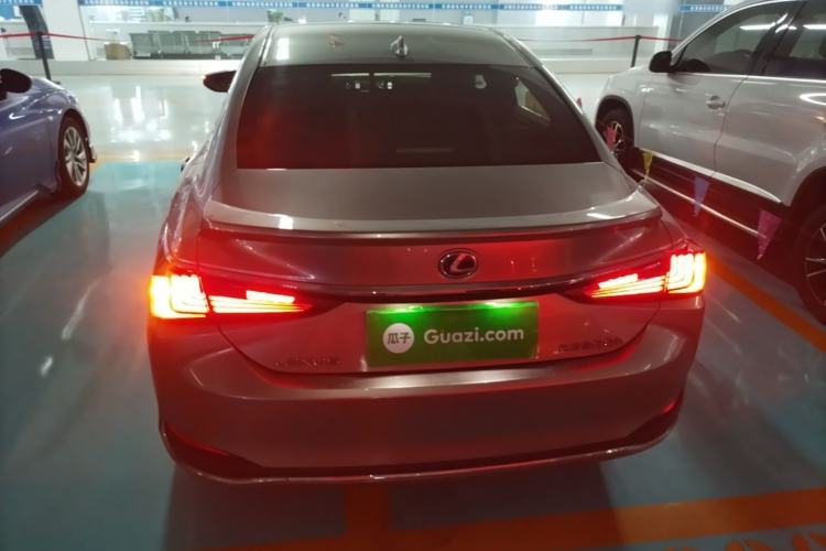 Used Lexus ES 2018 300h Premier Edition China V Standard Rear