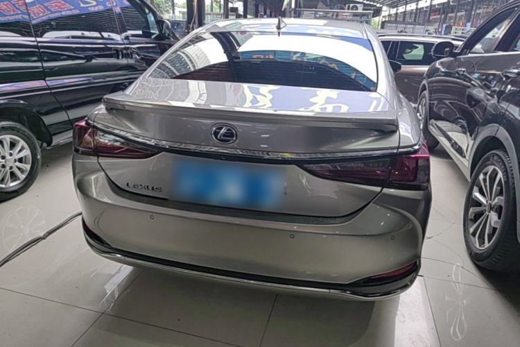 Used Lexus ES 2018 300h Premier Edition China VI Standard Rear