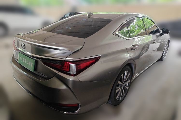 Used Lexus ES 2018 300h Premier Edition China V Standard Rear Right 45 Deg