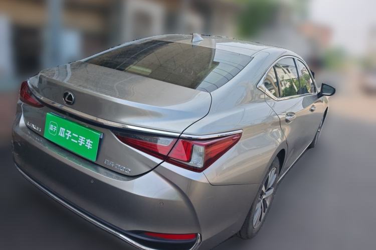 Used Lexus ES 2018 200 Excellence Edition China VI Standard Rear Right 45 Deg