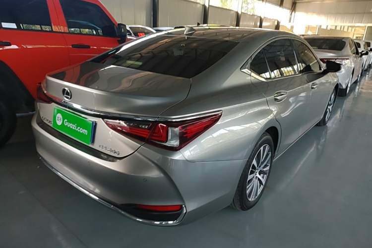 Used Lexus ES 2018 200 Luxury Edition China V Standard Rear Right 45 Deg