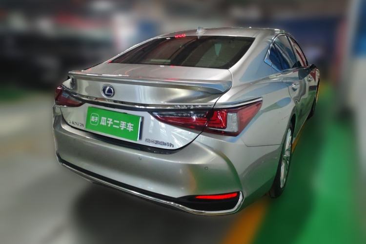 Used Lexus ES 2018 300h Executive Version China V Standard Rear Right 45 Deg