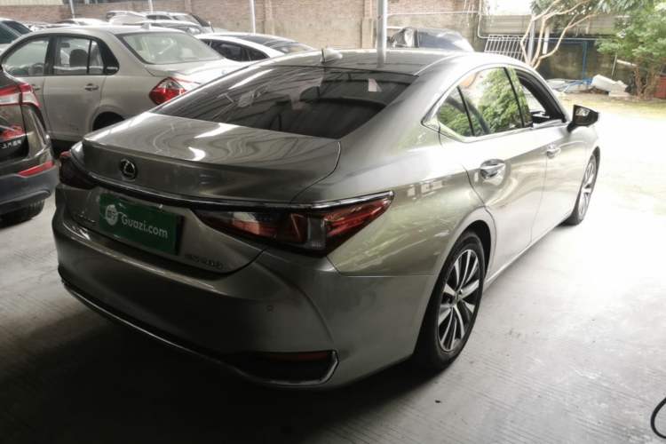Used Lexus ES 2018 200 Excellence Edition China V Standard Rear Right 45 Deg