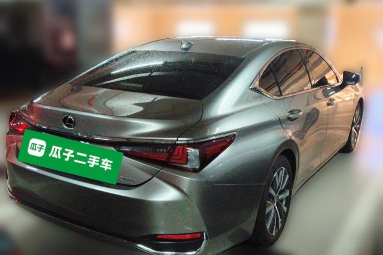 Used Lexus ES 2018 200 Excellence Edition China VI Standard Rear Right 45 Deg