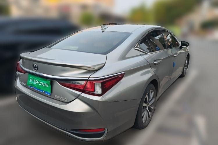 Used Lexus ES 2018 200 Excellence Edition China V Standard Rear Right 45 Deg