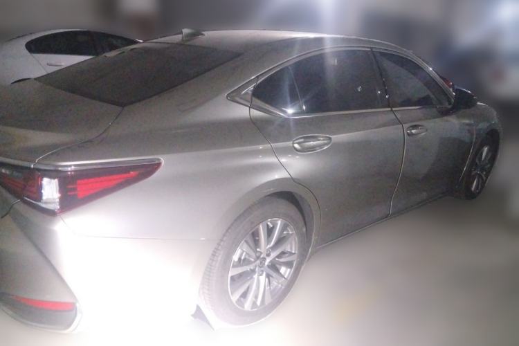 Used Lexus ES 2018 200 Excellence Edition China VI Standard Rear Right 45 Deg