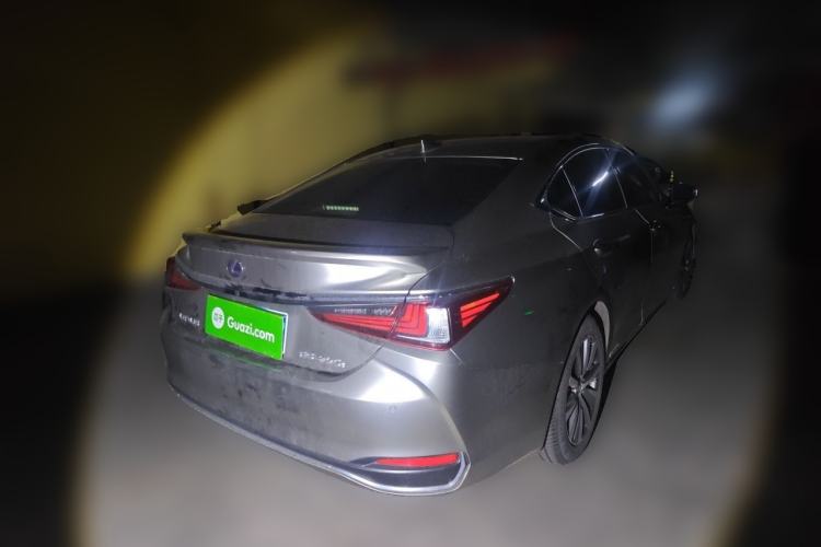 Used Lexus ES 2018 300h Premier Edition China V Standard Rear Right 45 Deg
