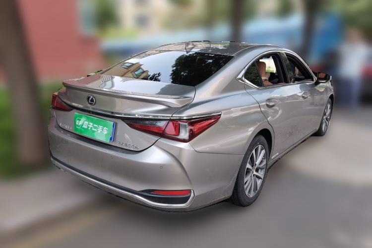 Used Lexus ES 2018 300h Premier Edition China VI Standard Rear Right 45 Deg
