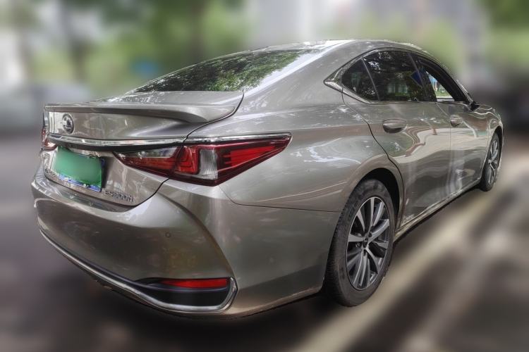 Used Lexus ES 2018 300h Premier Edition China V Standard Rear Right 45 Deg