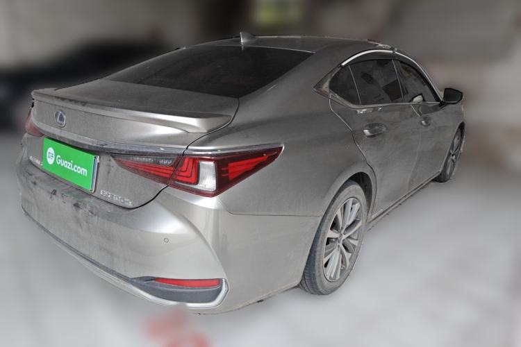 Used Lexus ES 2018 300h Premier Edition China VI Standard Rear Right 45 Deg