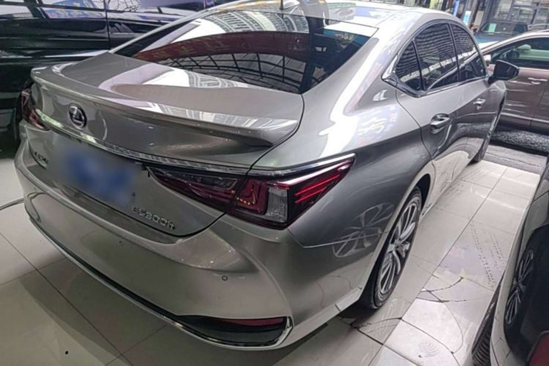 Used Lexus ES 2018 300h Premier Edition China VI Standard Rear Right 45 Deg