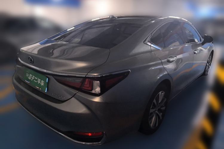 Used Lexus ES 2018 200 Excellence Edition China VI Standard Rear Right 45 Deg