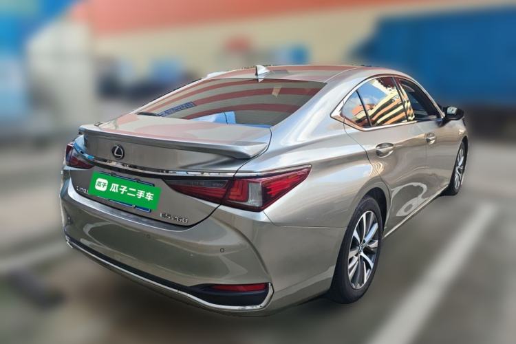 Used Lexus ES 2018 200 Excellence Edition China V Standard Rear Right 45 Deg