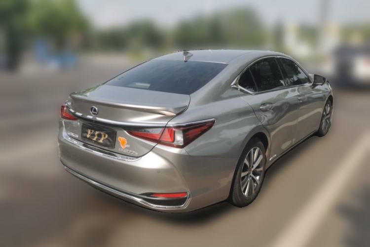 Used Lexus ES 2018 300h Premier Edition China VI Standard Rear Right 45 Deg