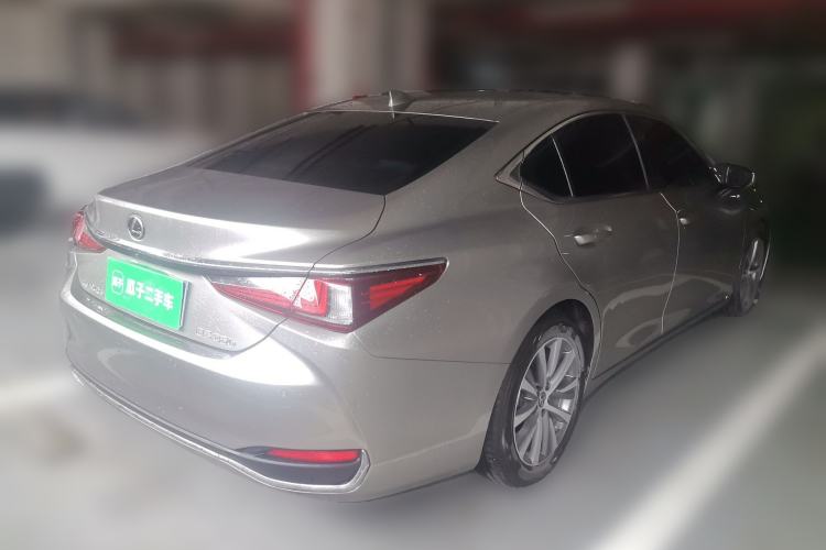 Used Lexus ES 2018 260 Excellence Edition China V Standard Rear Right 45 Deg