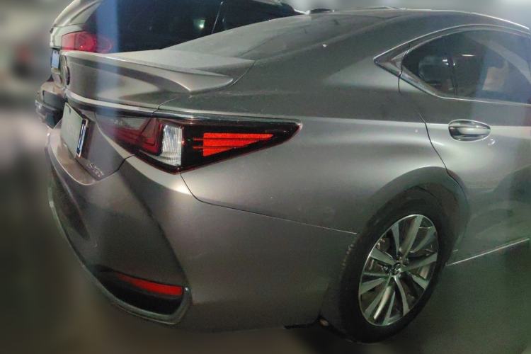 Used Lexus ES 2018 200 Excellence Edition China VI Standard Rear