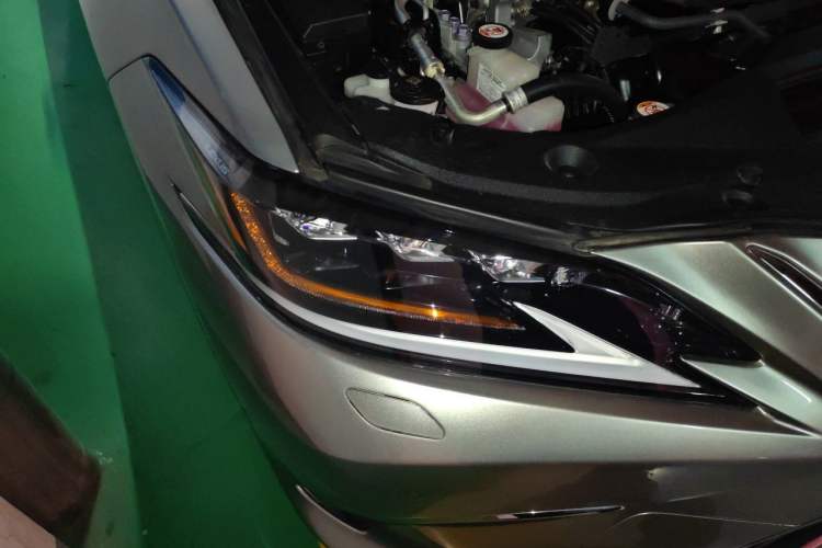 Used Lexus ES 2018 300h Executive Version China V Standard Right Front Headlight
