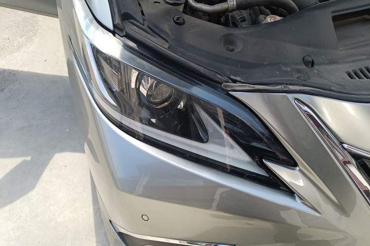 Used Lexus ES 2018 200 Excellence Edition China V Standard Right Front Headlight
