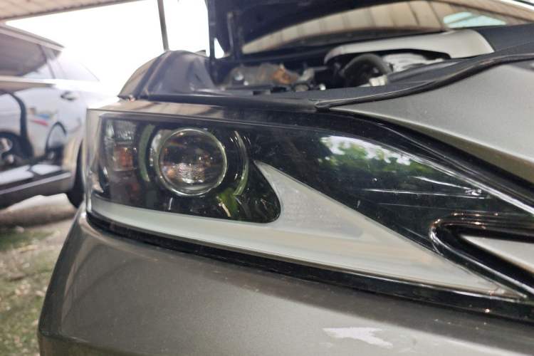 Used Lexus ES 2018 200 Luxury Edition China V Standard Right Front Headlight