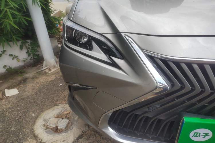 Used Lexus ES 2018 200 Excellence Edition China VI Standard Right Front Headlight