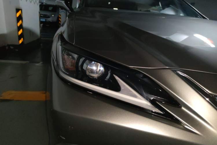 Used Lexus ES 2018 200 Luxury Edition China V Standard Right Front Headlight