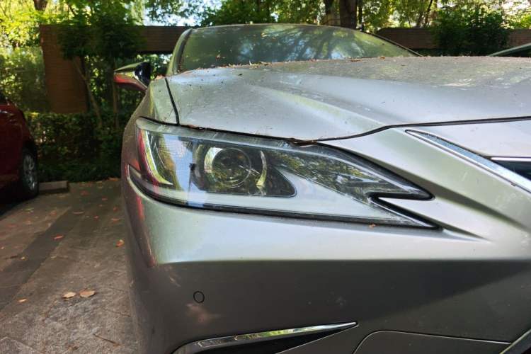 Used Lexus ES 2018 300h Premier Edition China V Standard Right Front Headlight