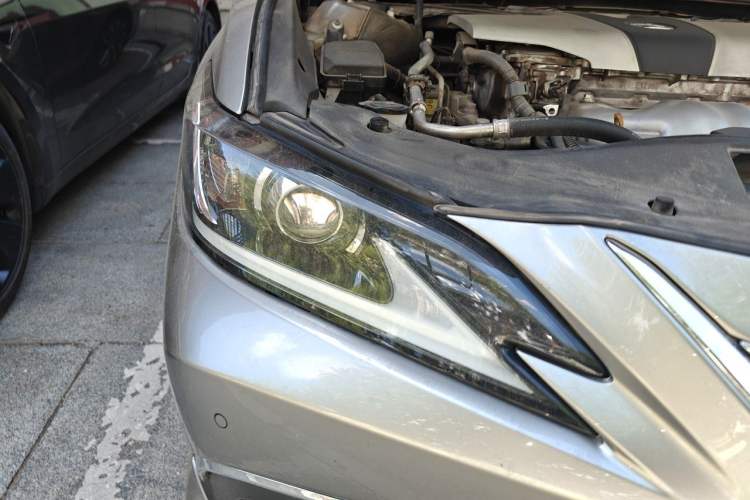 Used Lexus ES 2018 200 Excellence Edition China V Standard Right Front Headlight