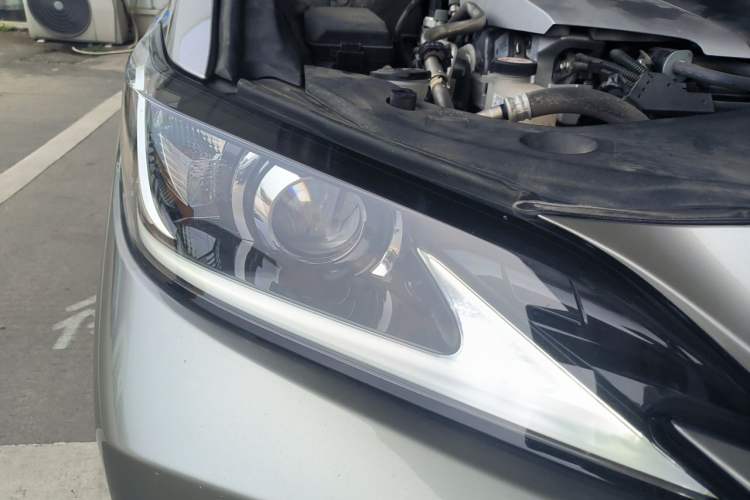 Used Lexus ES 2018 300h Premier Edition China VI Standard Right Front Headlight