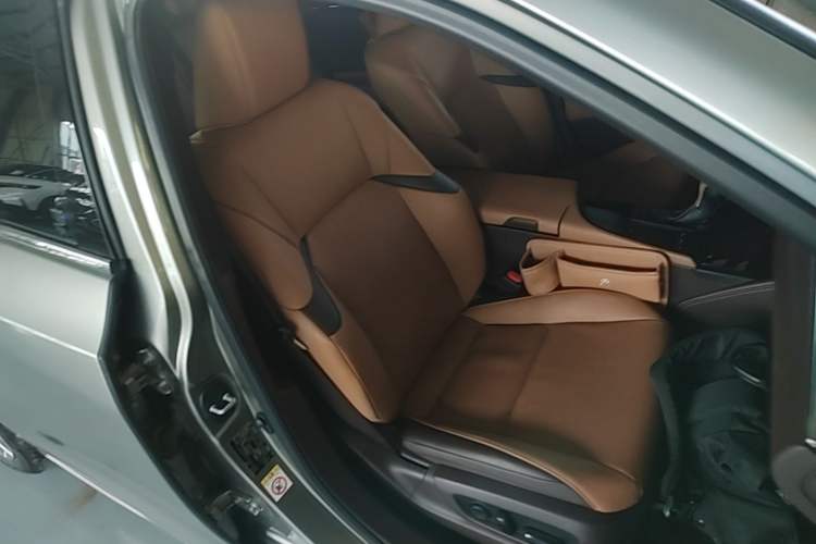 Used Lexus ES 2018 200 Luxury Edition China V Standard Right Front Seat