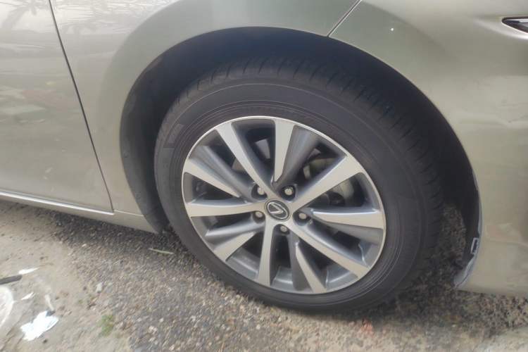 Used Lexus ES 2018 200 Excellence Edition China VI Standard Right Front Wheel Hub