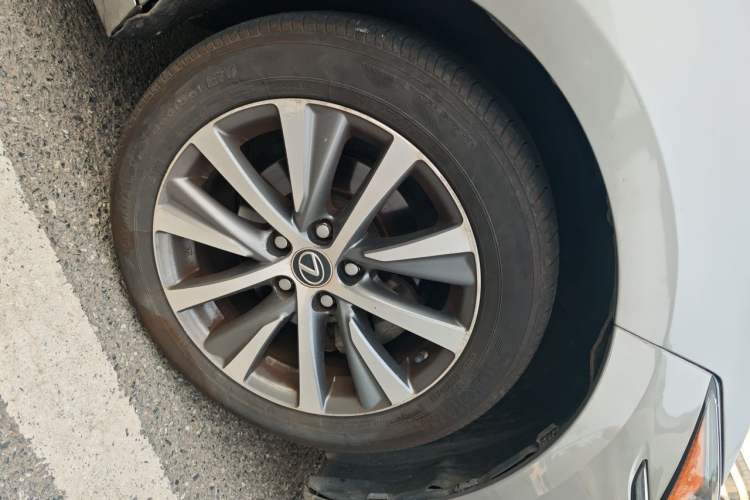 Used Lexus ES 2018 200 Excellence Edition China V Standard Right Front Wheel Hub