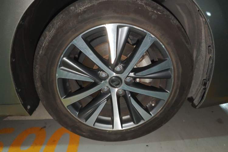Used Lexus ES 2018 200 Excellence Edition China VI Standard Right Front Wheel Hub