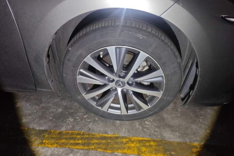 Used Lexus ES 2018 300h Premier Edition China V Standard Right Front Wheel Hub