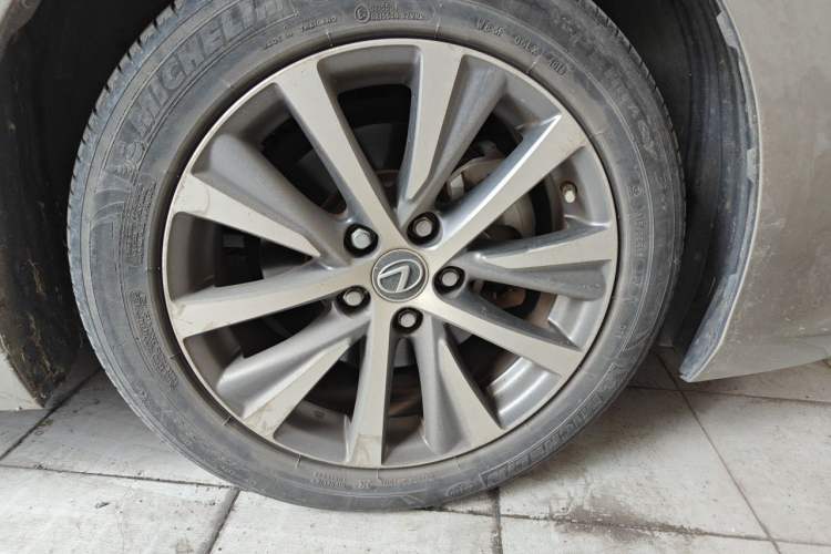 Used Lexus ES 2018 300h Premier Edition China VI Standard Right Front Wheel Hub