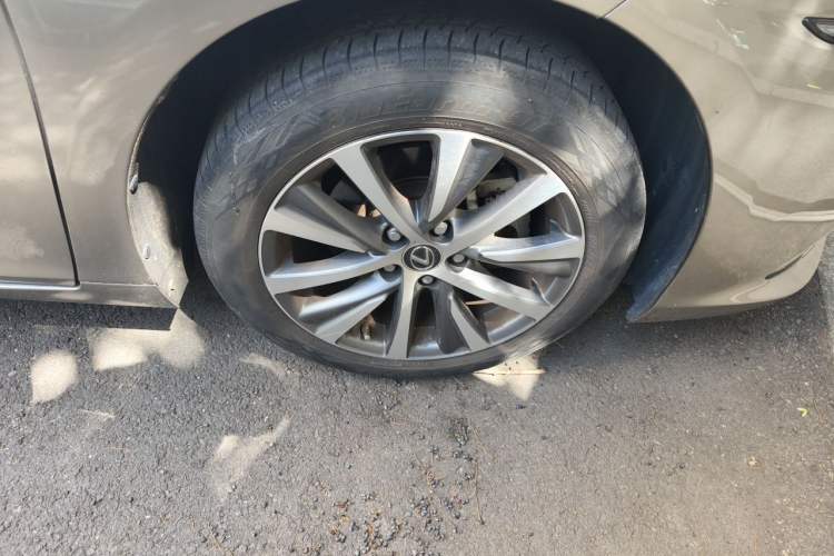 Used Lexus ES 2018 200 Excellence Edition China VI Standard Right Front Wheel Hub
