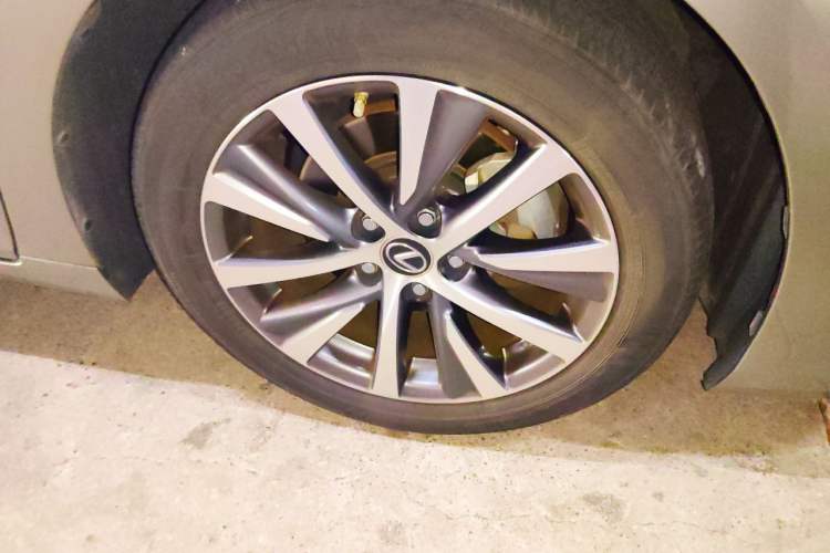 Used Lexus ES 2018 200 Excellence Edition China V Standard Right Front Wheel Hub