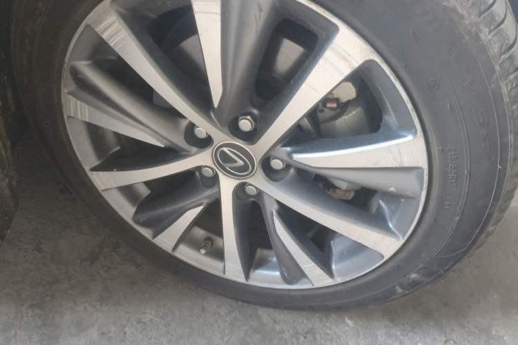 Used Lexus ES 2018 300h Premier Edition China VI Standard Right Front Wheel Hub