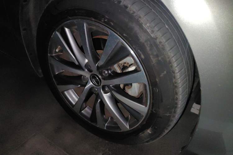 Used Lexus ES 2018 200 Excellence Edition China VI Standard Right Front Wheel Hub